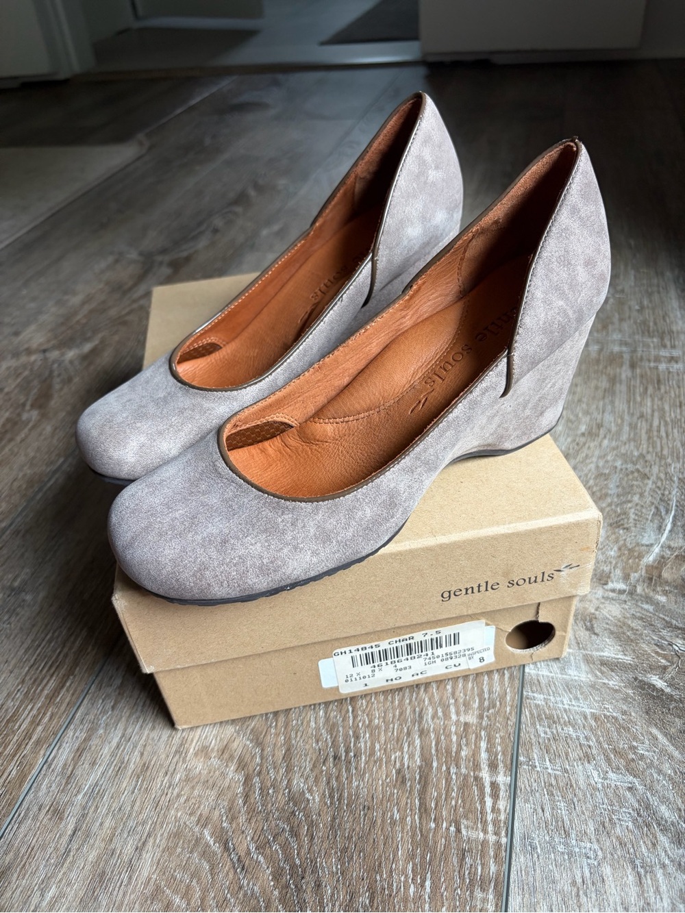 gentle souls ridge amaru wedge 7.5 in taupe